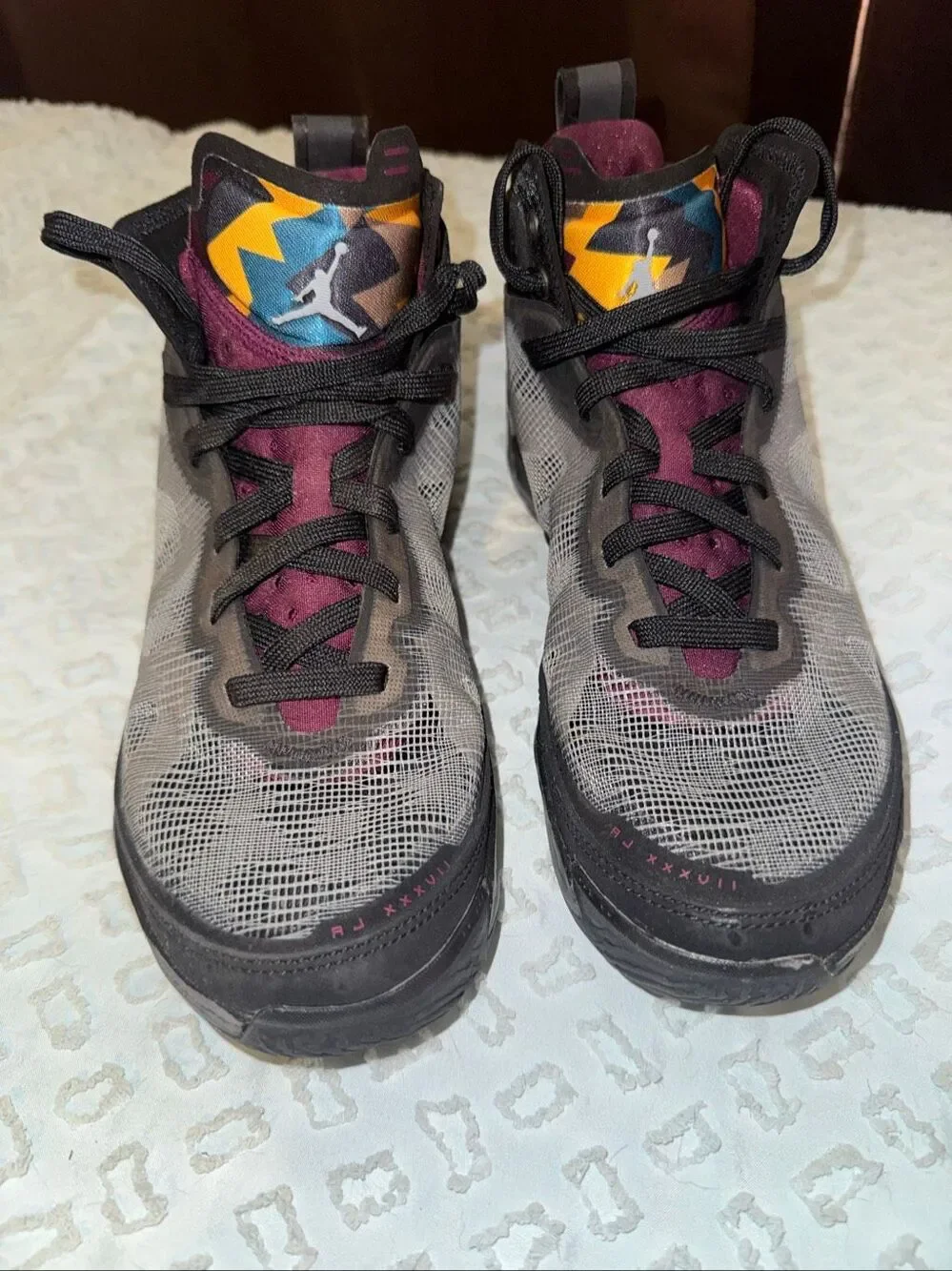 Air Jordan 37 Bordeaux basketball shoes size men’s 9
